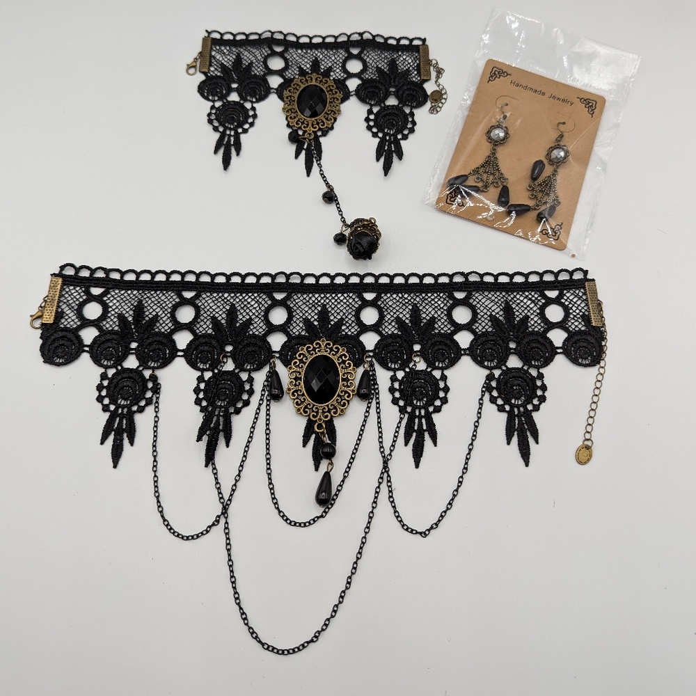 Steam punk / Victorian lace necklace set